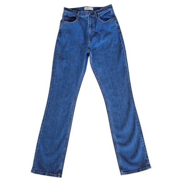 NWT Abercrombie & Fitch Ultra High Rise Straight Denim Jeans Size 27 / 4 - Picture 2 of 6